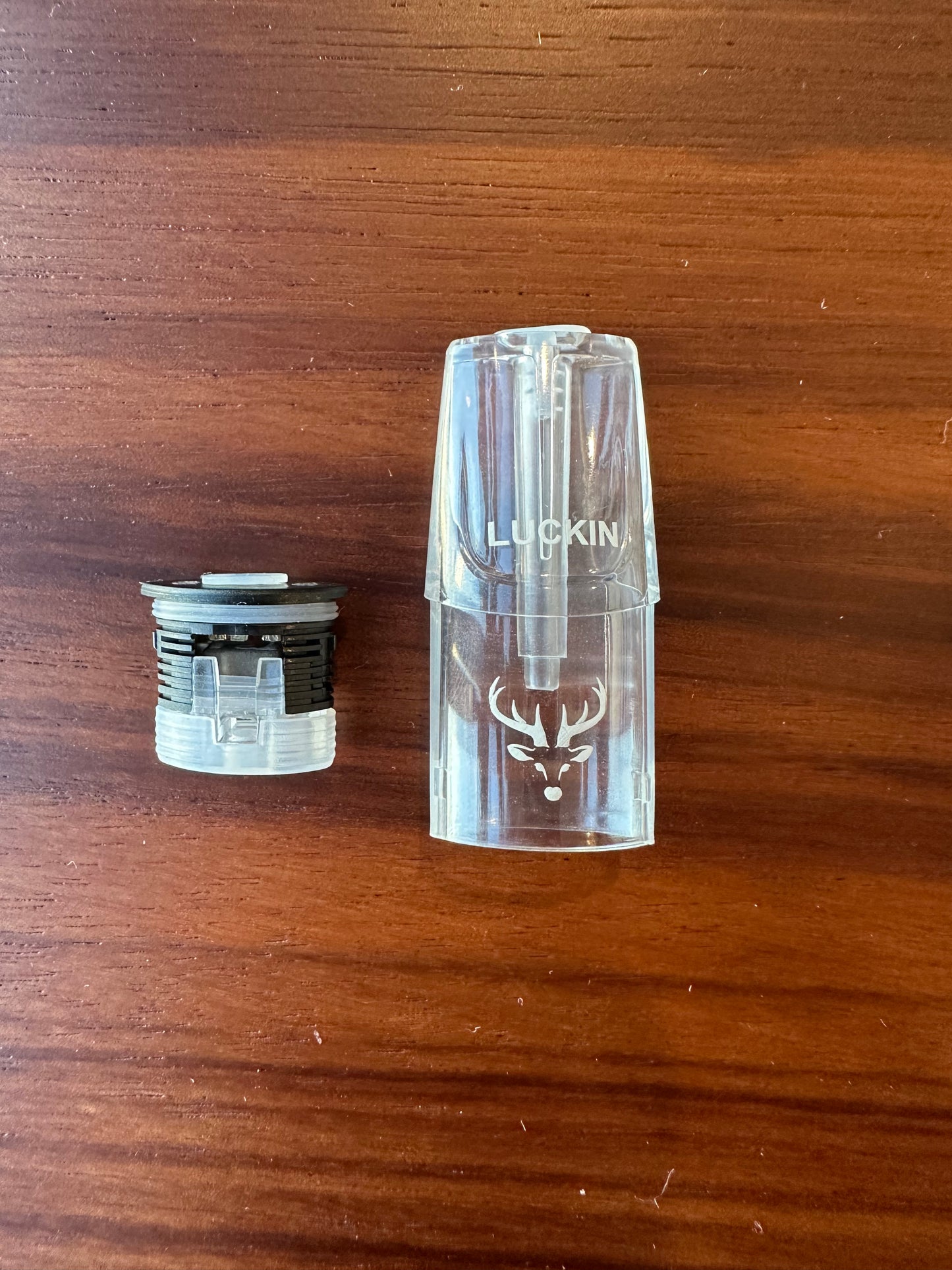 【幸運四彩發光空彈】 新品發光空煙彈 1.6ml 一代主機適配 綠紫黃紅四色發光 不漏油不飛油 煙霧綿柔穩定-VAKA糖果雲煙館